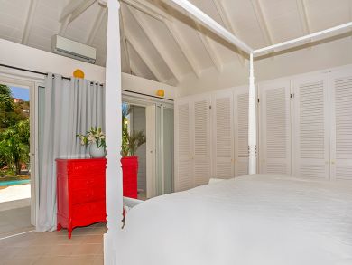 St. Barts Home 897975