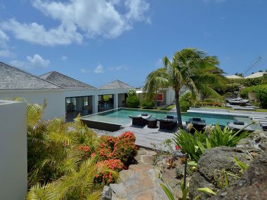 St. Barts Home 897976