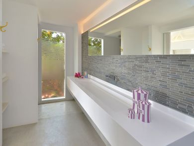 St. Barts Home 897976