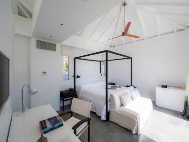 St. Barts Home 897980