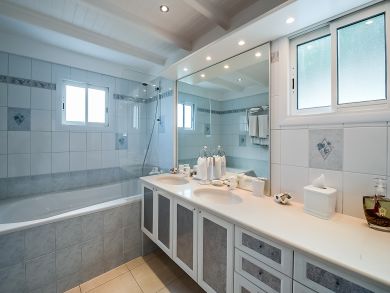 St. Barts Home 897982