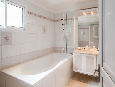 St. Barts Home 897982