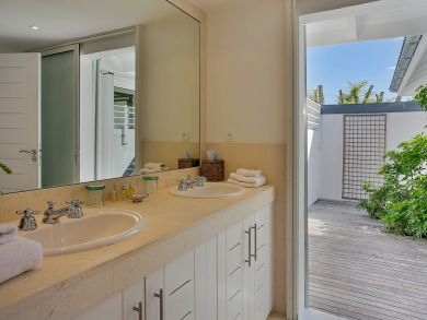 St. Barts Home 897983