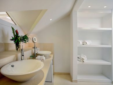 St. Barts Home 897983