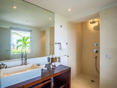 St. Barts Home 897984