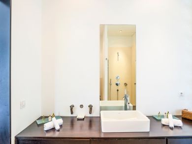 St. Barts Home 897984
