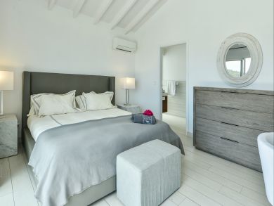 St. Barts Home 897987
