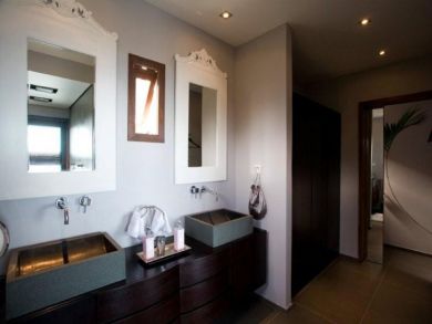 St. Barts Home 897988