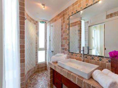 St. Barts Home 897992