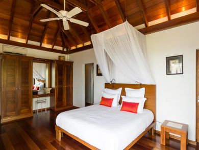 St. Barts Home 897993