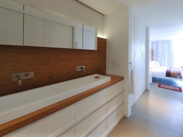 St. Barts Home 897996