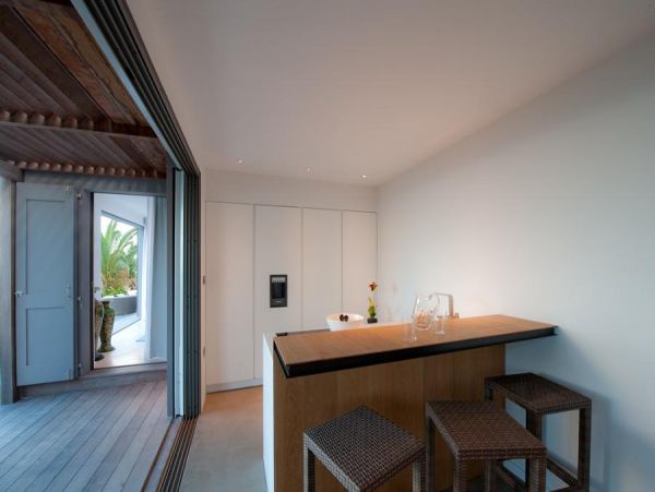 St. Barts Home 897996