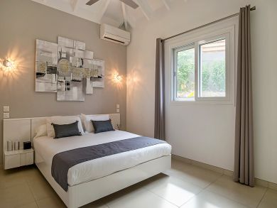 St. Barts Home 897997