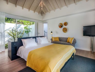 St. Barts Home 898002