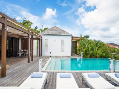 St. Barts Home 898003