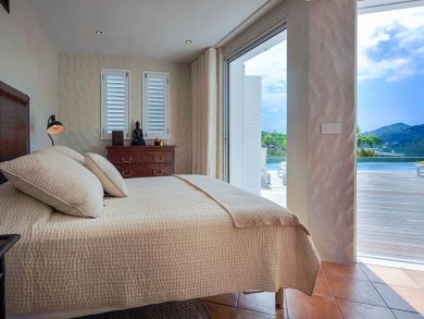 St. Barts Home 898005