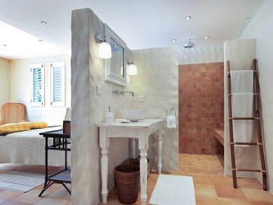 St. Barts Home 898005