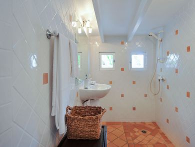 St. Barts Home 898005