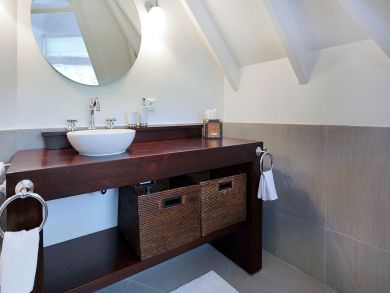 St. Barts Home 898005