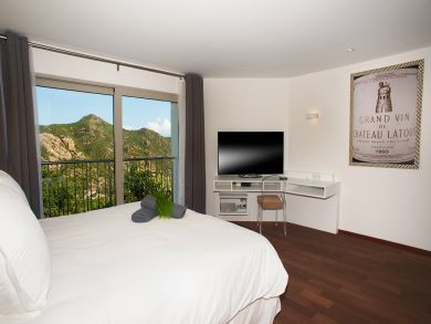 St. Barts Home 898006