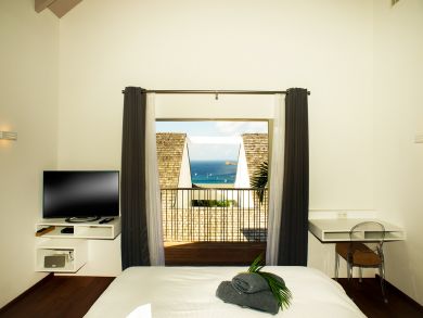 St. Barts Home 898006