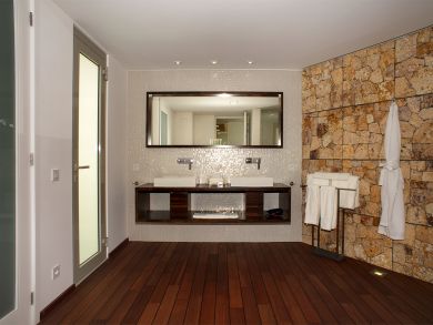 St. Barts Home 898006