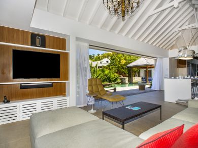 St. Barts Home 898008