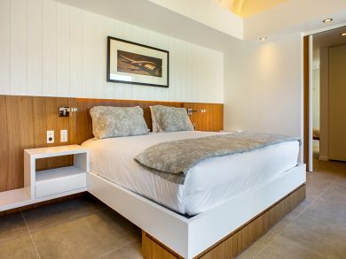 St. Barts Home 898008
