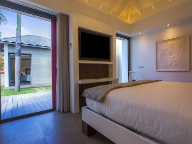 St. Barts Home 898008