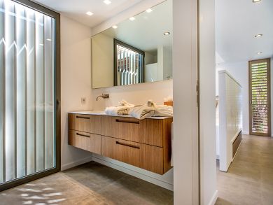St. Barts Home 898008
