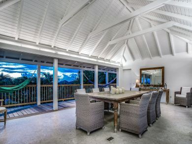 St. Barts Home 898009