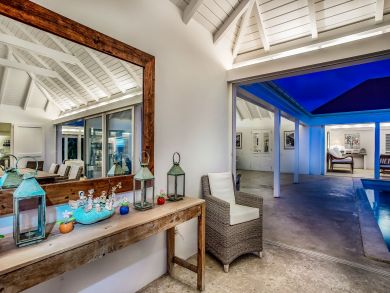 St. Barts Home 898009