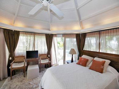 St. Barts Home 898010