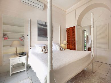 St. Barts Home 898010