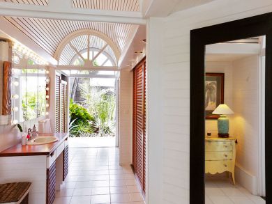 St. Barts Home 898010