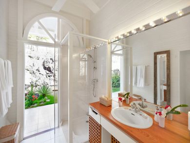 St. Barts Home 898010