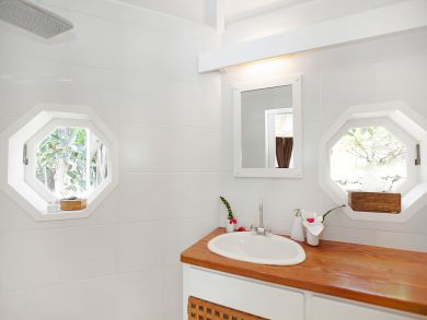 St. Barts Home 898010