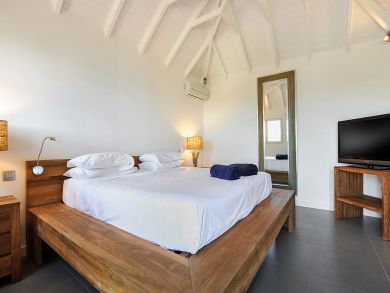 St. Barts Home 898011