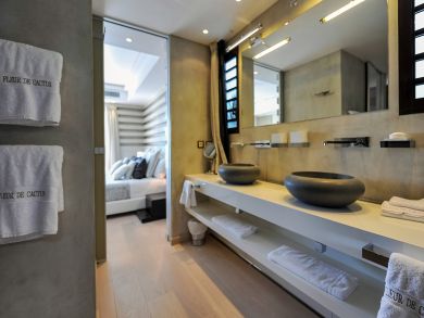 St. Barts Home 898012