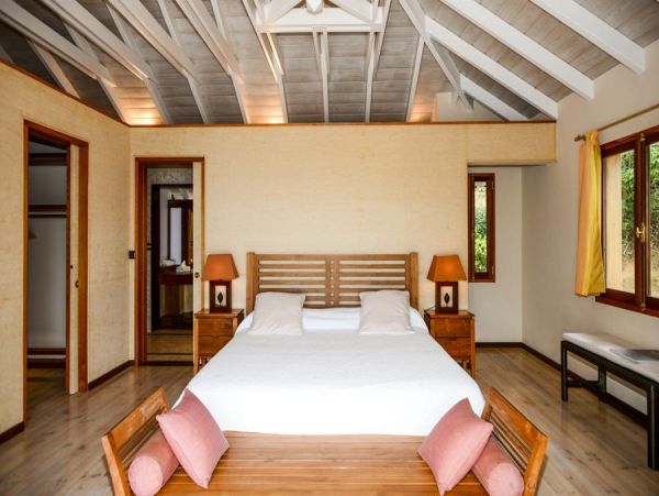 St. Barts Home 898013
