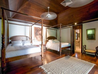 St. Barts Home 898014