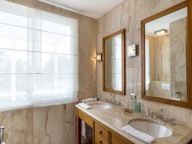 St. Barts Home 898019
