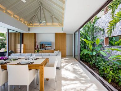 St. Barts Home 898020