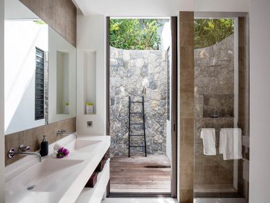 St. Barts Home 898020