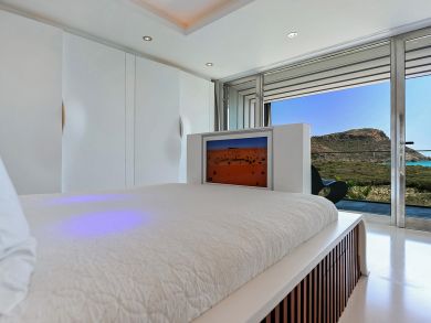 St. Barts Home 898021