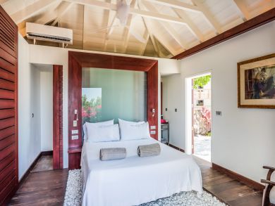 St. Barts Home 898022
