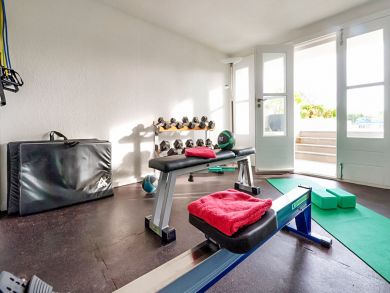 St. Barts Home 898023