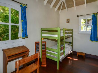 St. Barts Home 898024