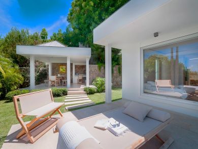 St. Barts Home 898031