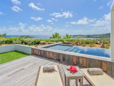 St. Barts Home 898035